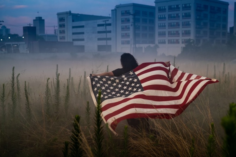 File:Amy UMV US flag.jpg