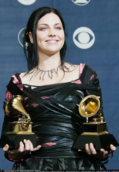 File:Amy lee grammys 2004.jpg