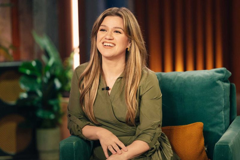 File:Kelly clarkson2.jpg